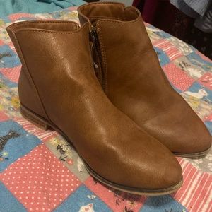 Brown ankle boots.